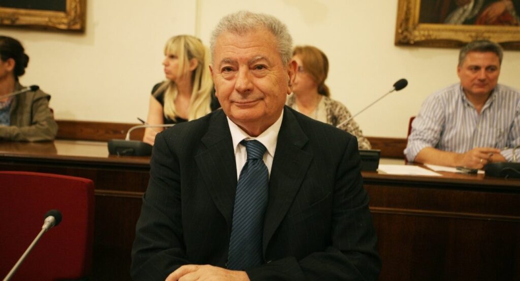 Αγνοείται ο πρώην υπουργός του ΠΑΣΟΚ Σήφης Βαλυράκης - Media