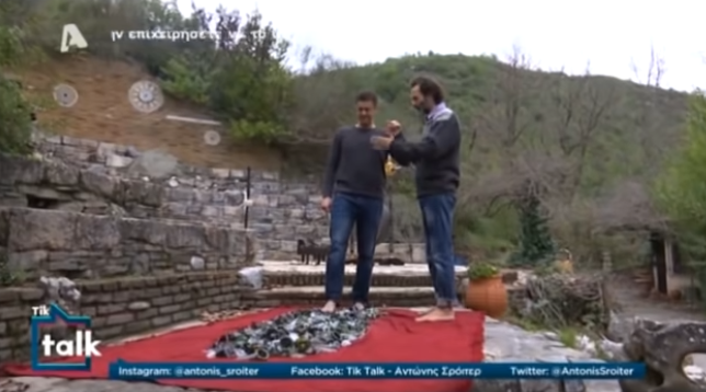 Θανάσης Ευθυμιάδης: Περπατά ξυπόλυτος πάνω σε σπασμένα γυαλιά - Ο Σρόιτερ ακολουθεί! (Video) - Media