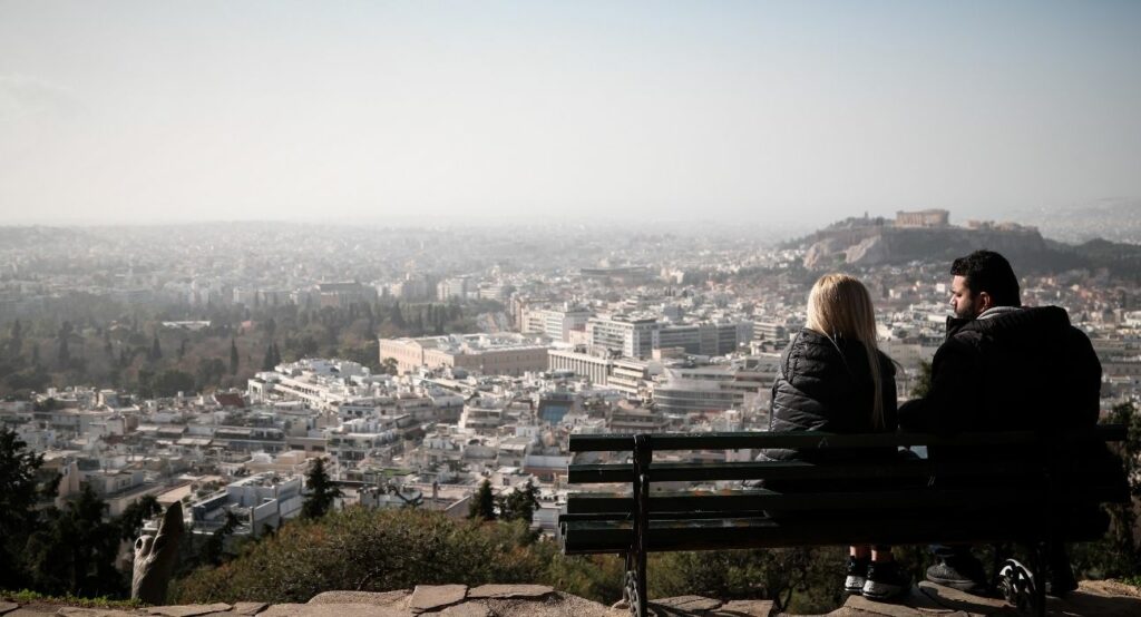 Κορωνοϊός: Ένα βήμα πριν το «κόκκινο» η Aττική - Ερώτημα αν έπονται νέα σκληρά μέτρα - Media