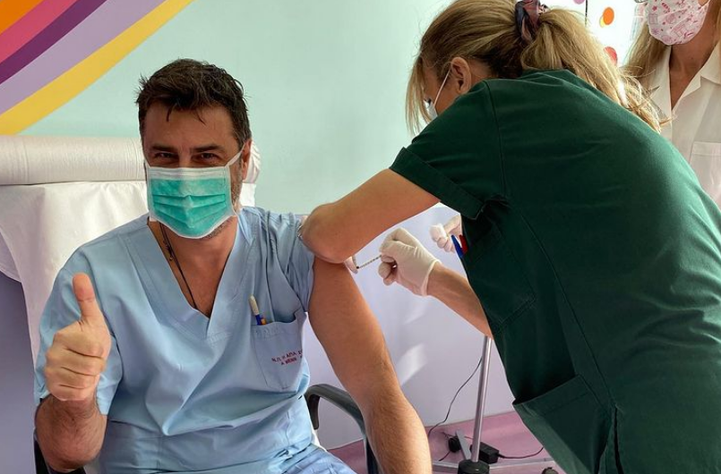 Βασίλης Παλαιολόγος: Έκανε το εμβόλιο ο ηθοποιός - «Δε θα επιτρέψω σε έναν ιό να με κάνει να νοσήσω» (Photo) - Media