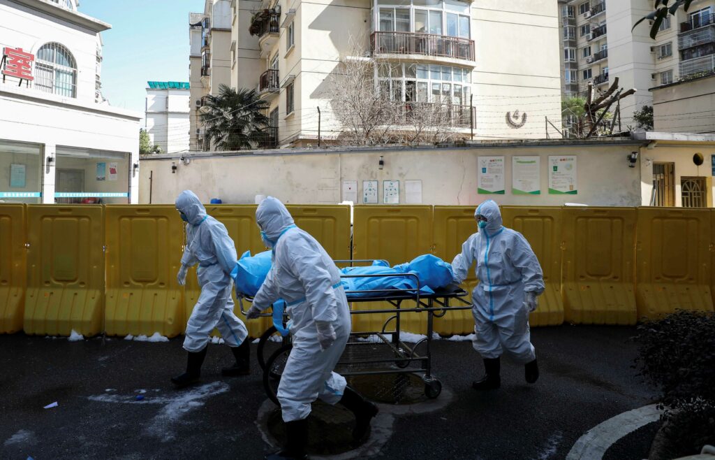 Κορωνοϊός: «Μας έλεγαν να κρύβουμε τη μεταδοτικότητα» - Αποκαλύψεις γιατρών της Ουχάν (Video) - Media