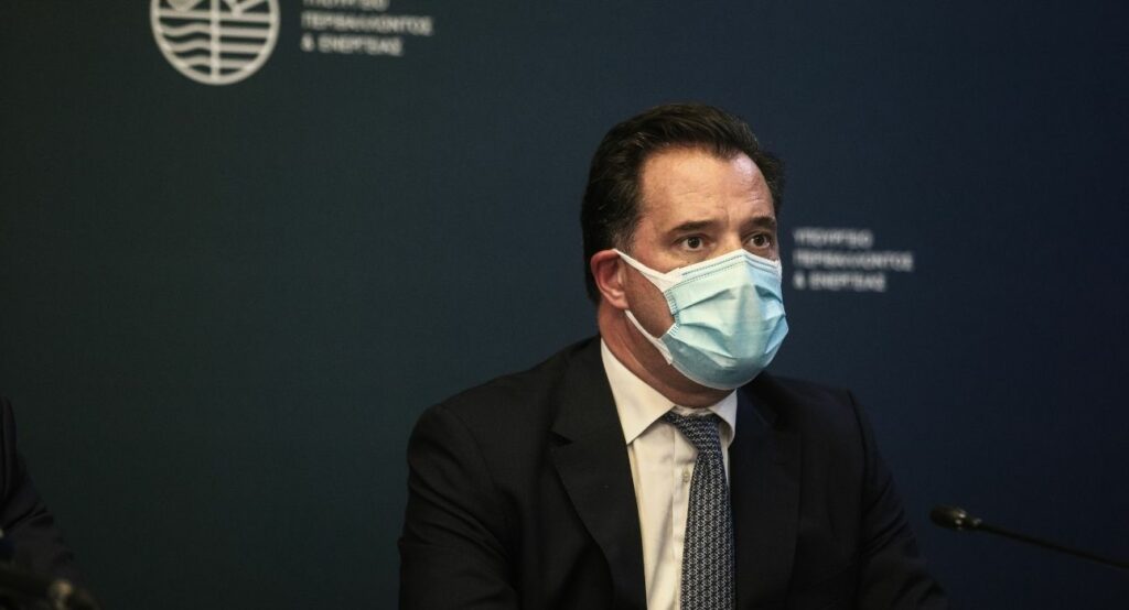 Ο Άδωνις στηρίζει την Μενδώνη: Γι