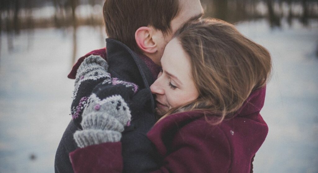 Ένας χρόνος χωρίς αγκαλιές… - Media