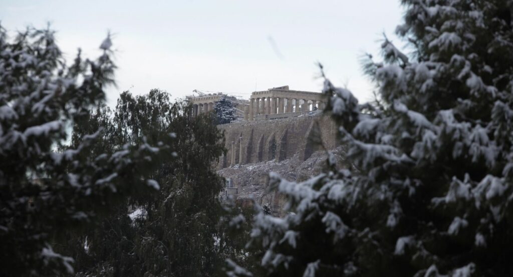 Meteo: Όταν στο Θησείο είχε 1,5 μέτρο χιόνι και - 5 βαθμούς Κελσίου - Media