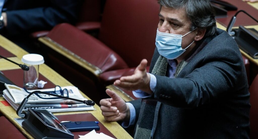 Ανδρέας Ξανθός: Να γίνει αποσυμπίεση του ΕΣΥ και περιορισμός της διασποράς του ιού - Media