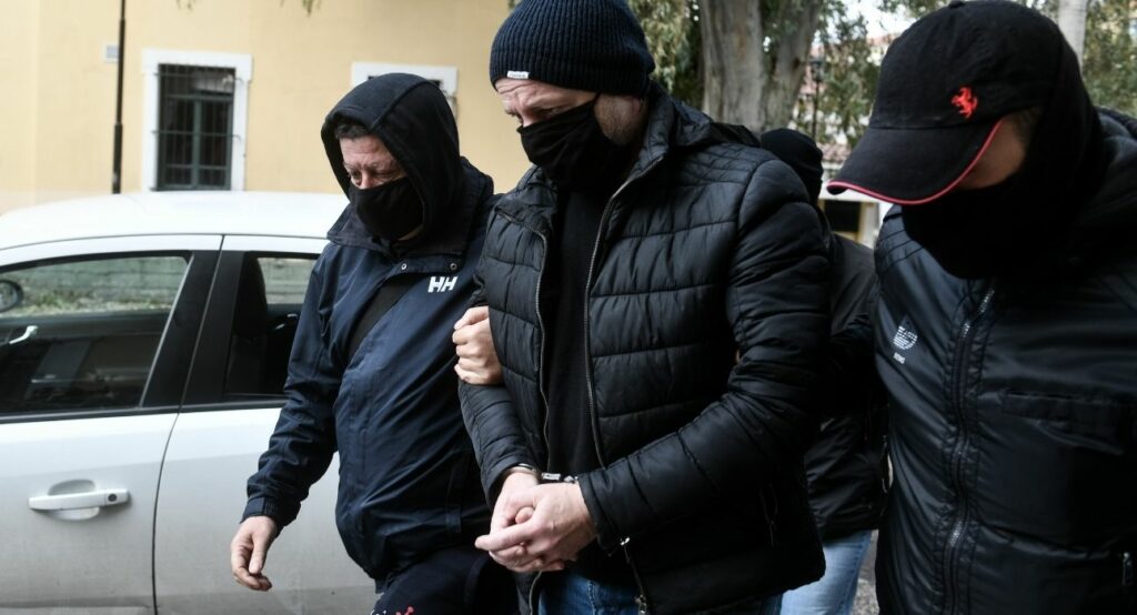 «Κόλαφος» το ένταλμα σύλληψης για τον Δημήτρη Λιγνάδη - «Εμμονή για εγκληματική ροπή» - Media