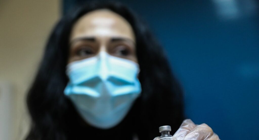 Δωδεκάνησα: Νέες καταγγελίες για εμβολιασμούς εκτός σειράς από «γαλάζια» στελέχη - Media
