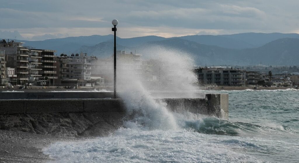 Kαιρός: Καταιγίδες, υψηλές θερμοκρασίες και θυελλώδεις νοτιάδες (Χάρτης) - Media