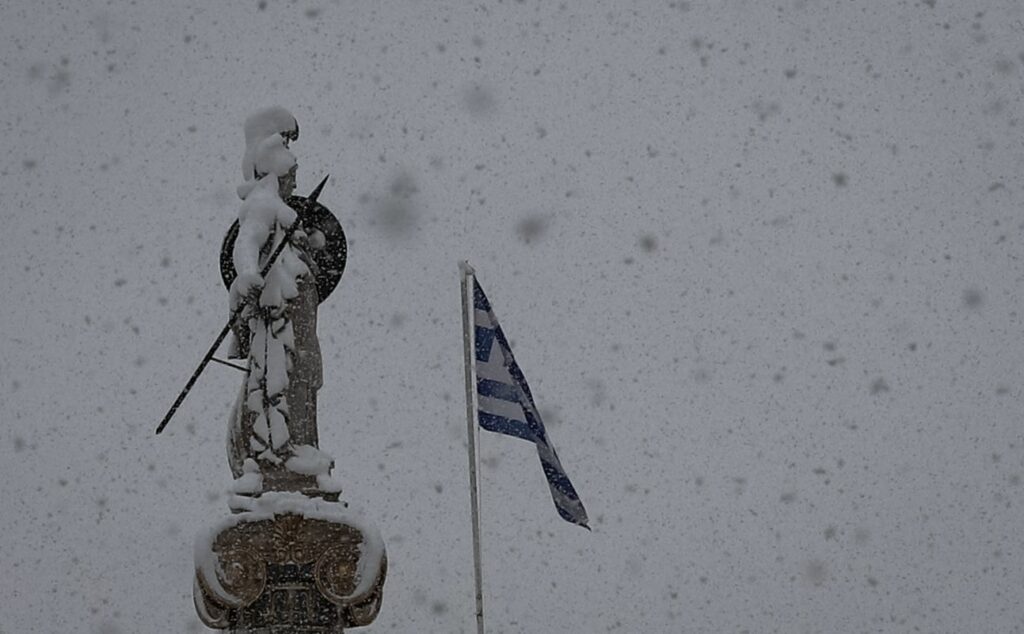 Μετά το χιόνι ο παγετός, επί ποδός στρατός-ΕΜΑΚ - Χωρίς ρεύμα 250.000 νοικοκυριά  - Media