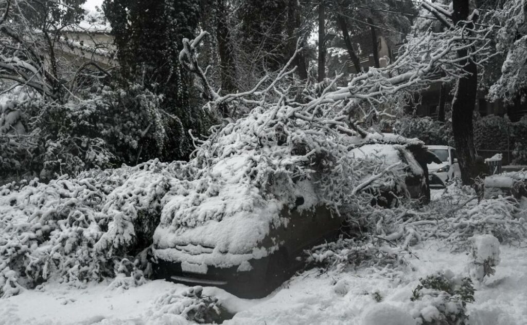 kairos_kakokairia_xioni_main_5