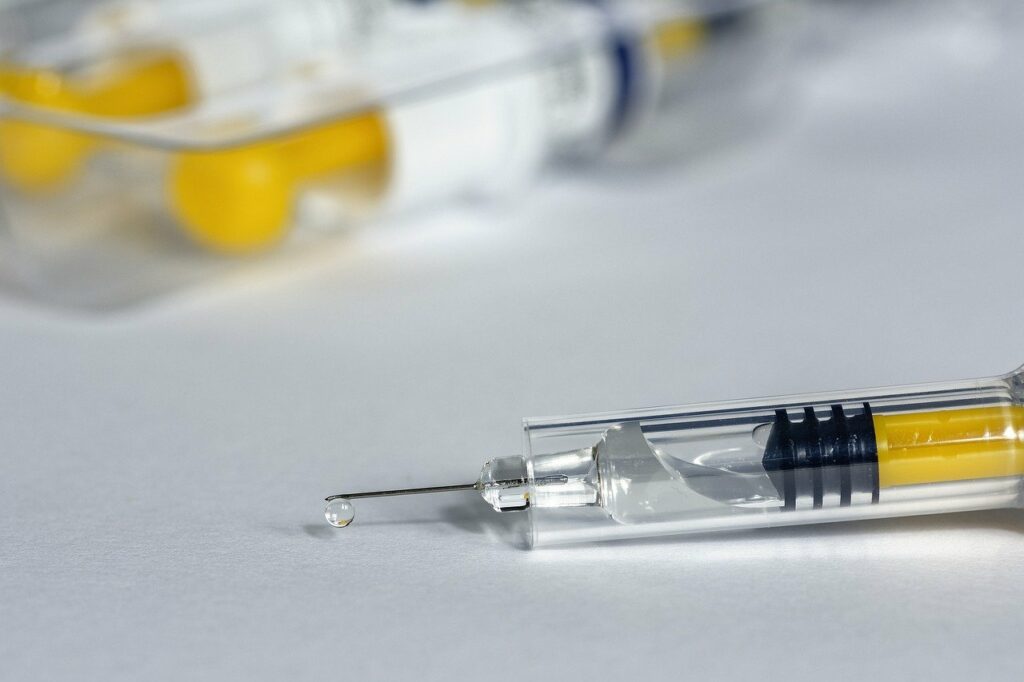 Κατασχέθηκαν χιλιάδες δόσεις ψεύτικων εμβολίων κατά του κορωνοϊού - Media