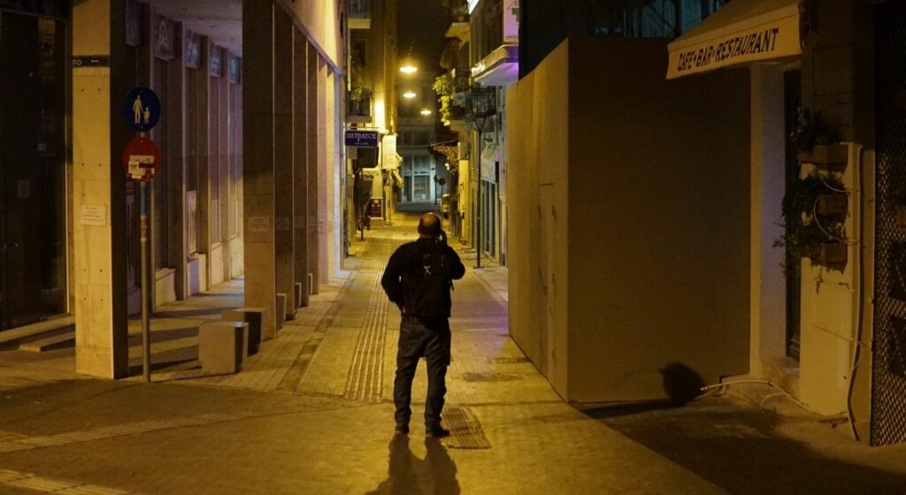 Βατόπουλος: Στο τραπέζι η απαγόρευση κυκλοφορίας πριν τις 9 το βράδυ - Media