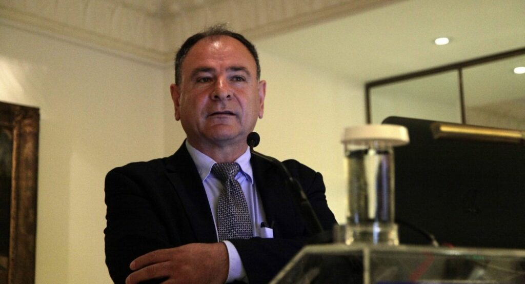 Πέθανε από κορωνοϊό ο Ανδριανός Μιχάλαρος - Πρόεδρος του Βιομηχανικού Επιμελητηρίου Πειραιά - Media