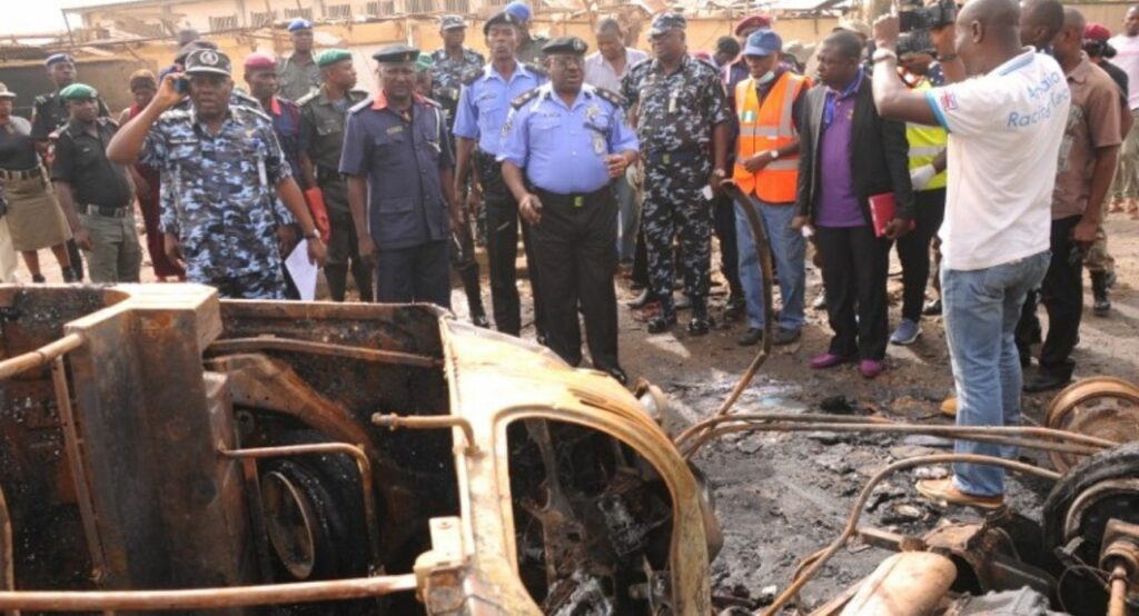 Νιγηρία: Τουλάχιστον δέκα νεκροί από βομβαρδισμό τζιχαντιστών της Μπόκο Χαράμ (Video) - Media