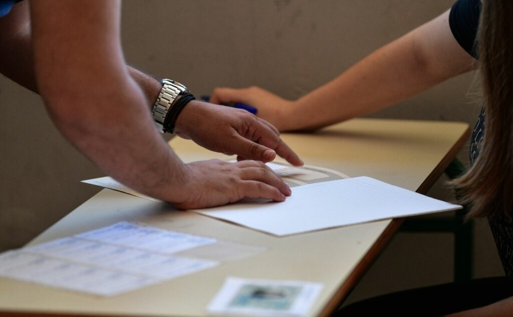 Πανελλαδικές: Αυτοί είναι οι συντελεστές των ελάχιστων βάσεων εισαγωγής για τα ΑΕΙ - Media