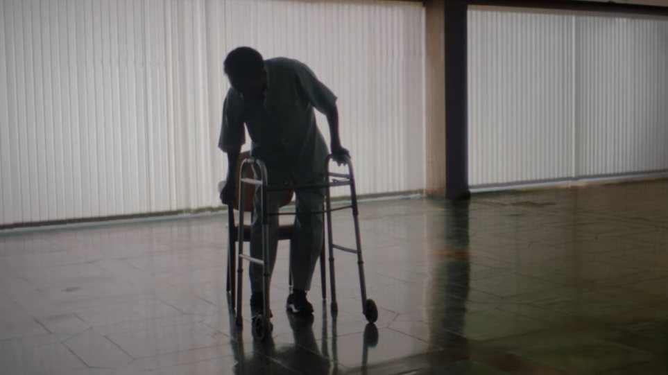 Ο Πελέ δεν μπορεί πλέον να σταθεί στα πόδια του – Σοκάρει η εικόνα του (Video) - Media