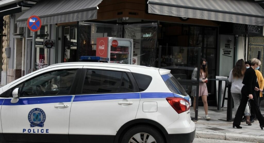 Καταγγελία κατά αστυνομικών: Εξανάγκασαν κοπέλες να βγάλουν τα εσώρουχά τους - Media