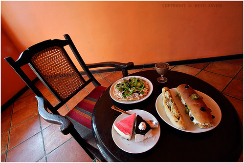 Κορωνοϊός-Ισραήλ: Πίτσα, χούμους, καφές, γλυκό και... εμβόλιο - Media