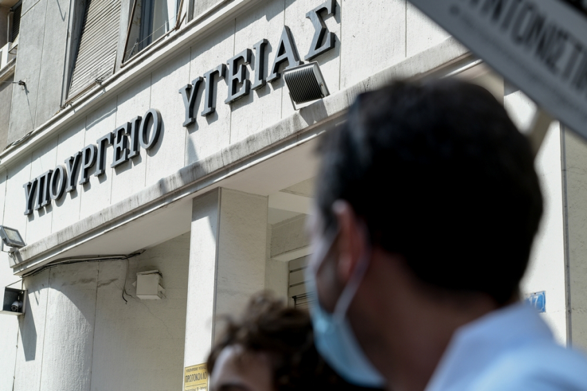ΠΟΕΔΗΝ: Μη μας κουνάνε το δάκτυλο αυτοί που τα έκαναν θάλασσα με τους εμβολιασμούς - Media