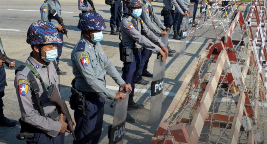 Μιανμάρ: Δεκάδες χιλιάδες στους δρόμους ενάντια στη δικτατορία - Media
