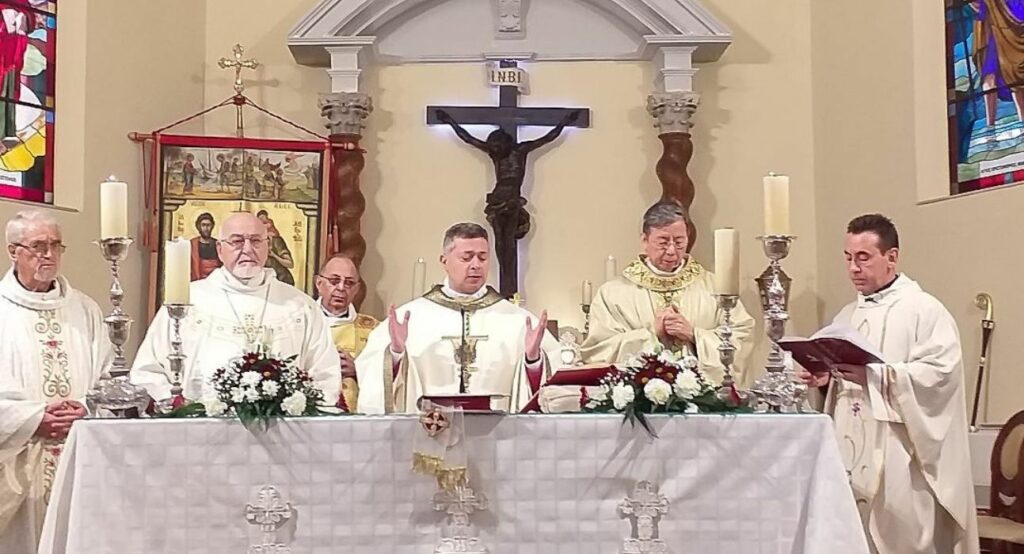Ενθρόνιση του καθολικού αρχιεπισκόπου Κέρκυρας, Κεφαλονιάς και Ζακύνθου - Media
