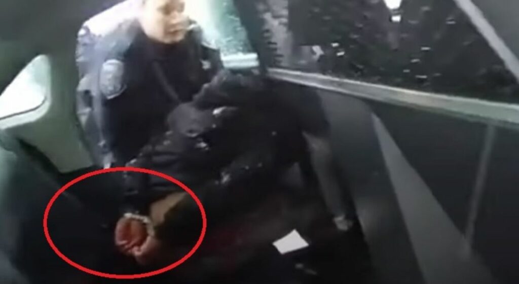 Νέα Υόρκη: Oι χειροπέδες και το σπρέι πιπεριού σε 9χρονη «τιμωρήθηκαν» με... διαθεσιμότητα  (Videos) - Media