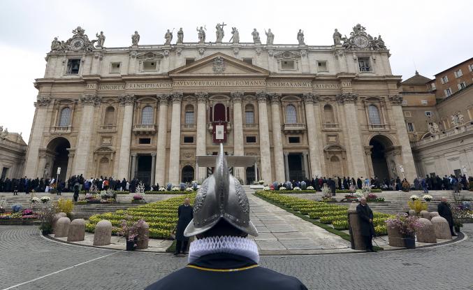 2015-04-05t105042z_1917139611_gf10000050091_rtrmadp_3_religion-easter-pope.jpg