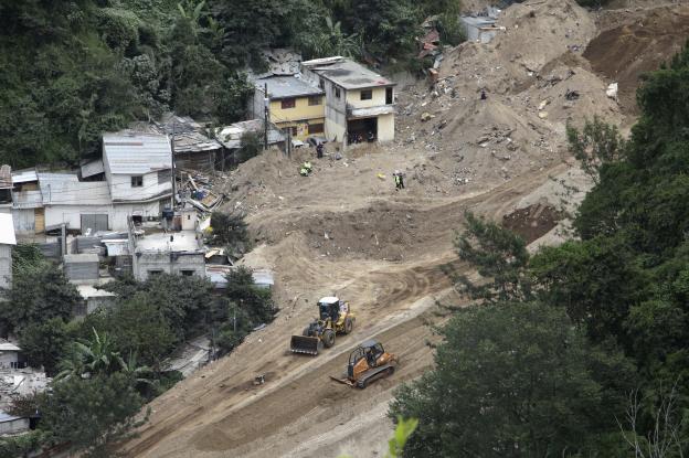 2015-10-10t193305z_892290595_gf10000240205_rtrmadp_3_guatemala-mudslide.jpg