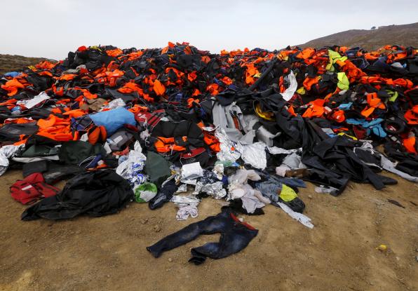 2015-10-19t115312z_583203442_gf10000250759_rtrmadp_3_europe-migrants-greece.jpg