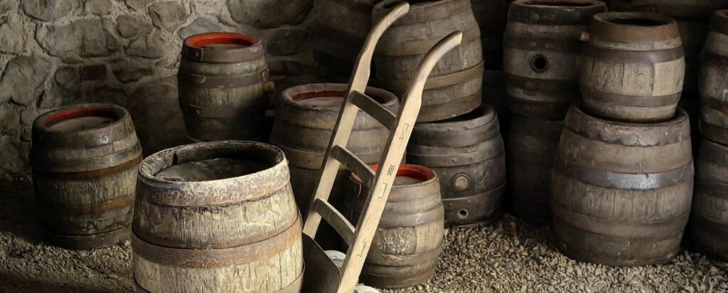 Φάρσαλα: Έκρυψε σε… βαρέλι 250.000 ευρώ και βρήκε μόλις 30.000! - Media