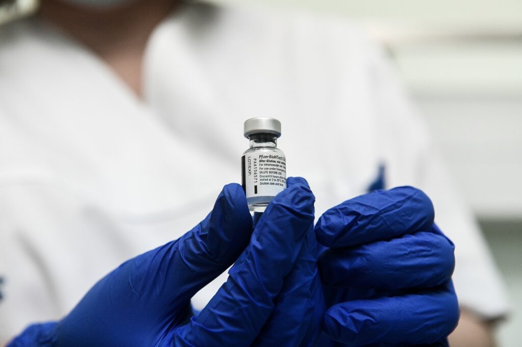 Κορωνοϊός - Ναύπακτος: Αχρηστεύτηκαν 120 εμβόλια μετά από βλάβη ψυγείου - Media