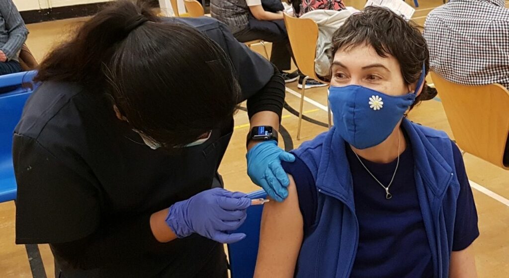 Γερμανία: Εμβόλια και σε ιδιωτικά ιατρεία, «δώρο» δύο rapid test τη βδομάδα - Media