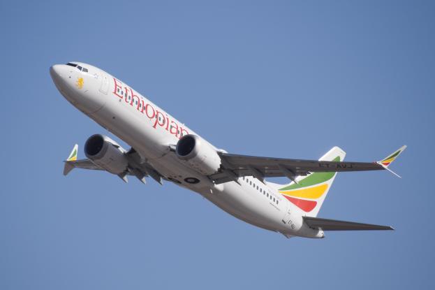 ethiopian_airlines_et-avj_takeoff_from_tlv_46461974574.jpg