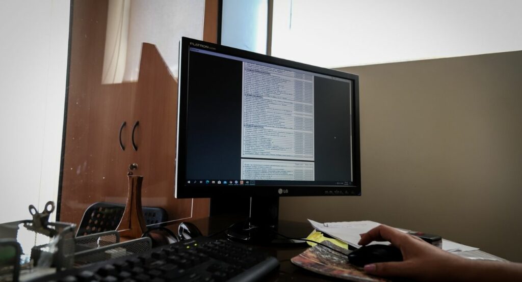 Ποια ζευγάρια πρέπει να υποβάλουν υποχρεωτικά χωριστές φορολογικές δηλώσεις - Media