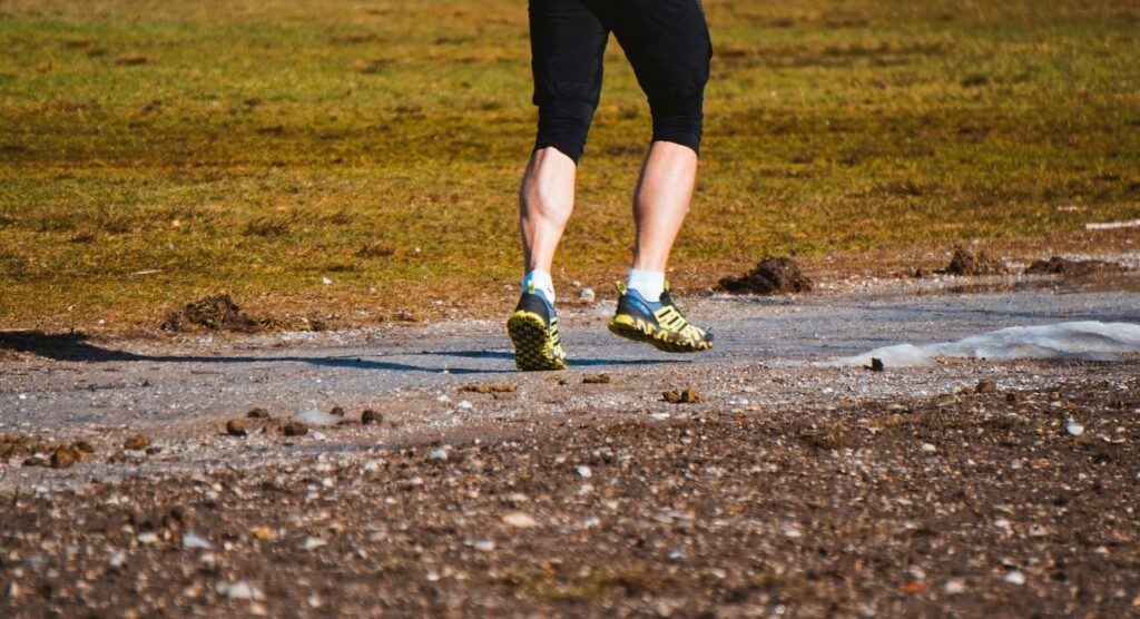 Τέσσερις ασκήσεις που δυναμώνουν και γραμμώνουν τις γάμπες (Photos) - Media
