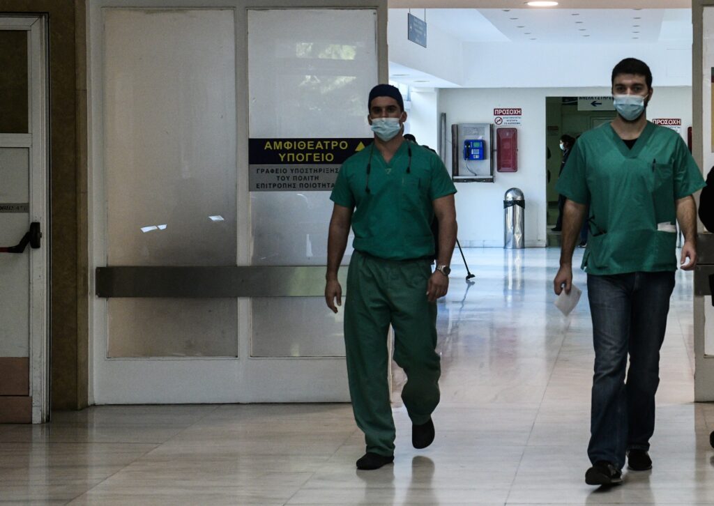 Κορωνοϊός: Για «κατάσταση εκτός ελέγχου» στα νοσοκομεία της Αττικής κάνει λόγο ο ΣΥΡΙΖΑ - Media