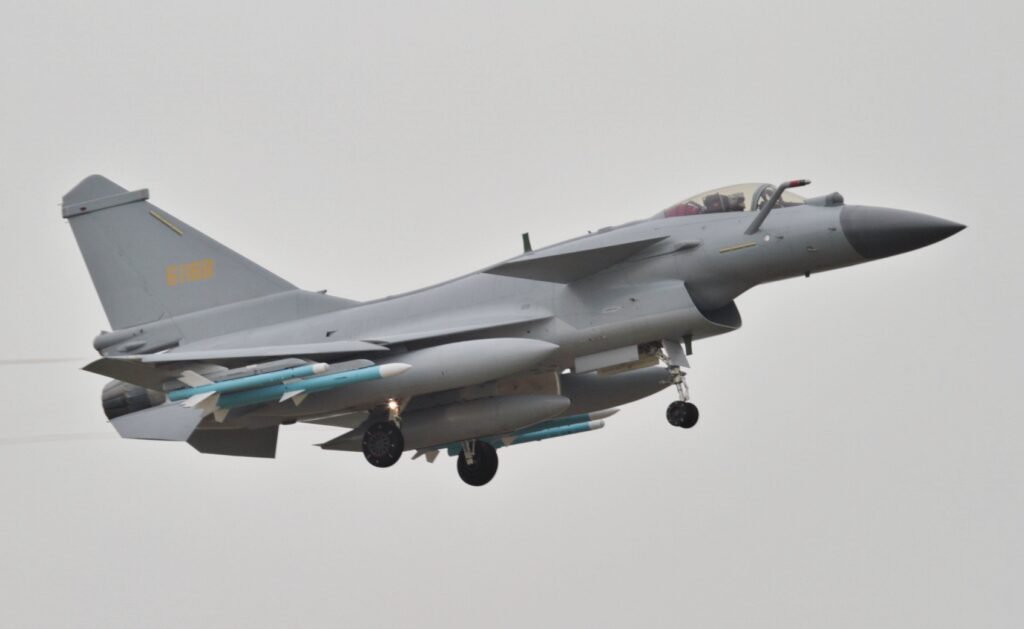 J-10: Το κινεζικό μαχητικό που το Πεκίνο θεωρεί ως ισάξιο του F-16 (Video) - Media