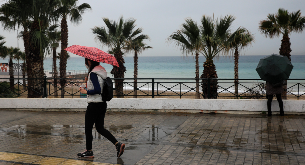 Χαλάει ο καιρός: Βροχές, αφρικανική σκόνη και μποφόρ στα πελάγη (Χάρτες) - Media