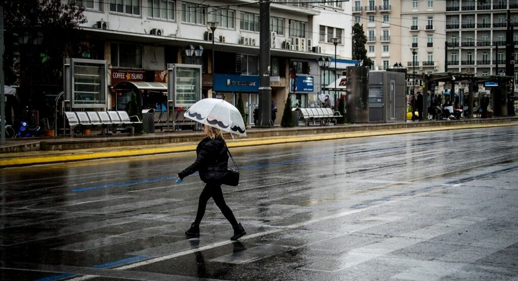 Καιρός: Επιδείνωση με βροχές και πτώση της θερμοκρασίας (Χάρτες) - Media