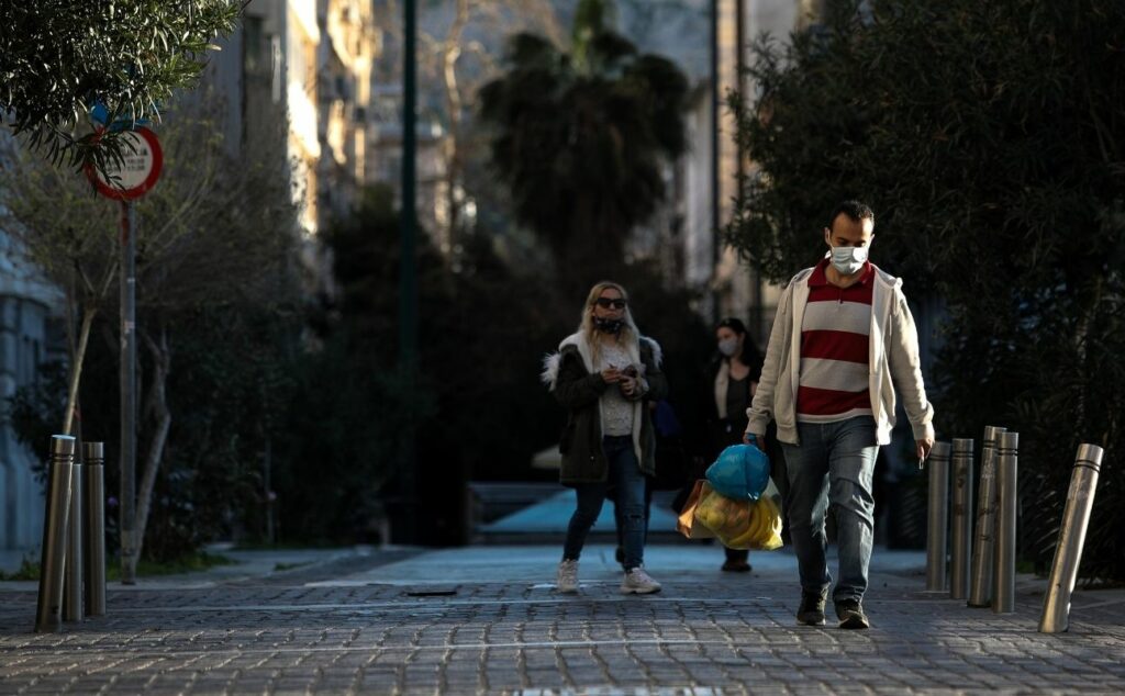 Κορωνοϊός: Ανεξέλεγκτη η διασπορά στην Αττική - Πού εντοπίζονται τα 2.215 νέα κρούσματα  - Media