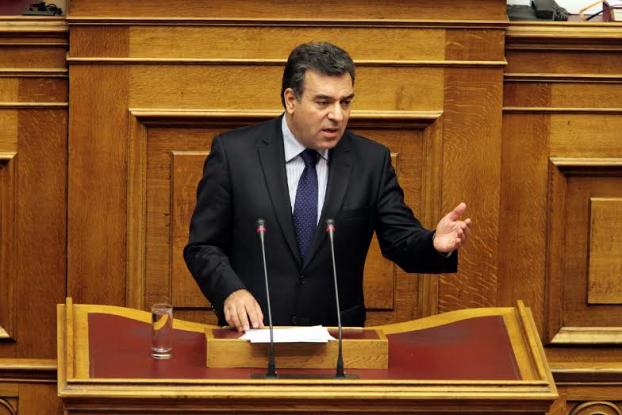 manos_konsolas.jpg