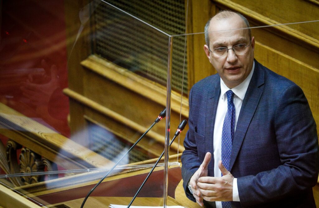 Θετικός στο κορωνοϊό ο υφυπουργός Αγροτικής Ανάπτυξης - Media