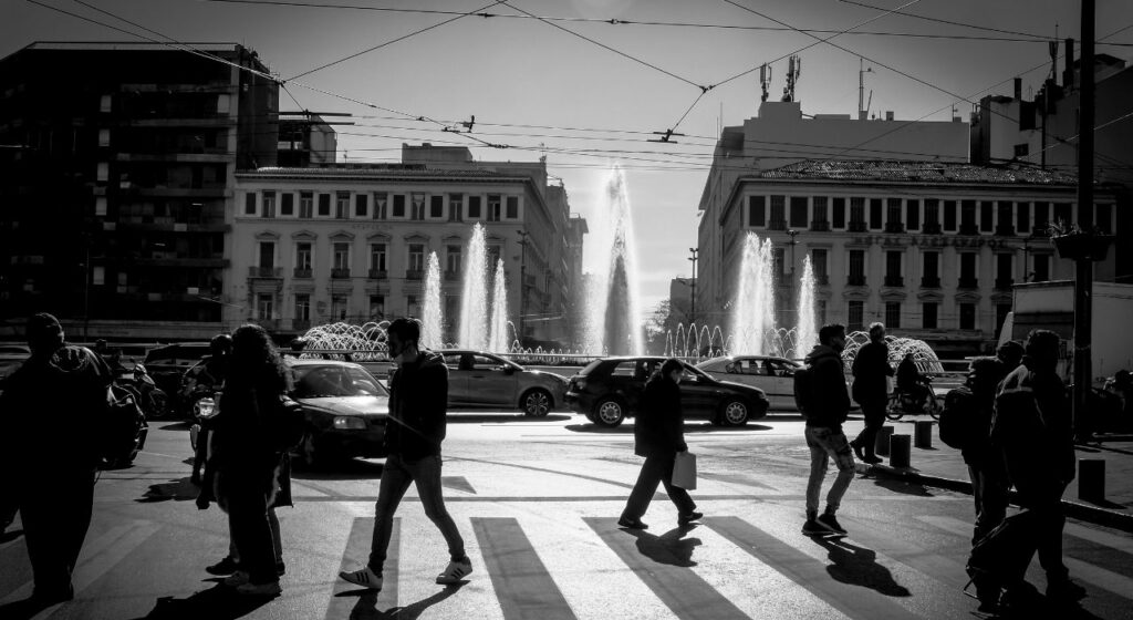 Εκτάκτως σήμερα η Επιτροπή: Τα πολλά κρούσματα και η πίεση σε ΜΕΘ δείχνουν... 6 «μόνο με τα πόδια» - Media