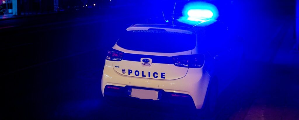 Πάτρα: Επίθεση με μολότοφ κατά περιπολικού (Video) - Media