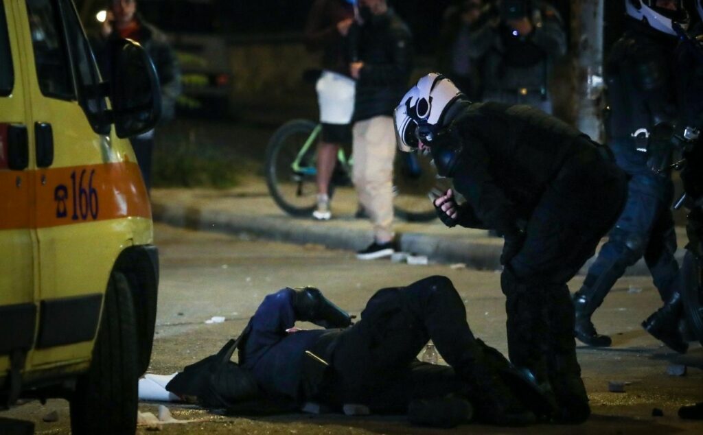 ΕΛ.ΑΣ. για Νέα Σμύρνη: Δέκα συλλήψεις και τουλάχιστον τρεις τραυματίες αστυνομικοί στα επεισόδια - Media