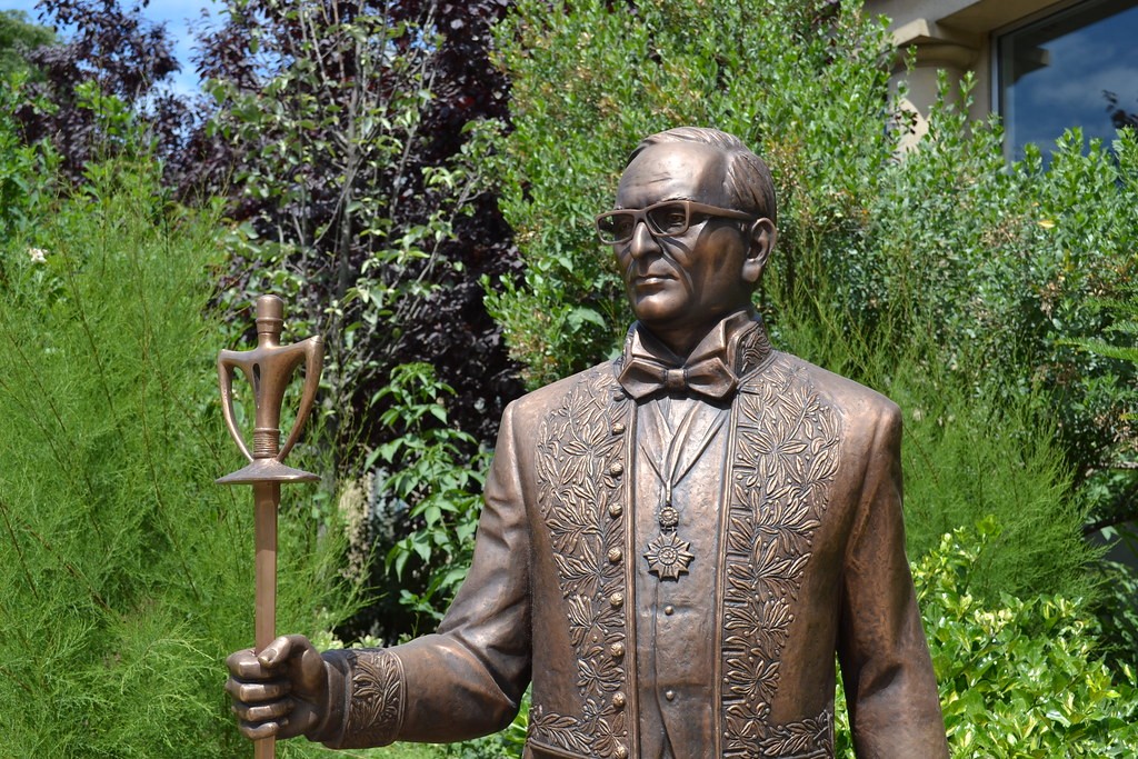 5771120457_683e7c46b3_b