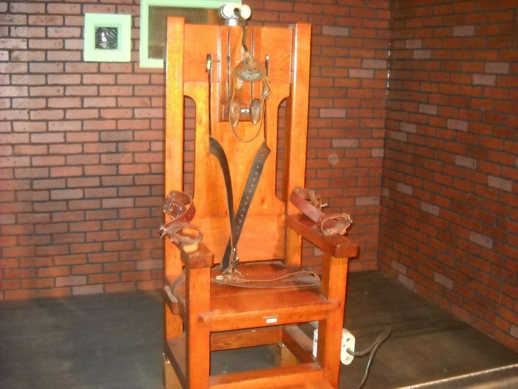 electric-chair-72283_1280