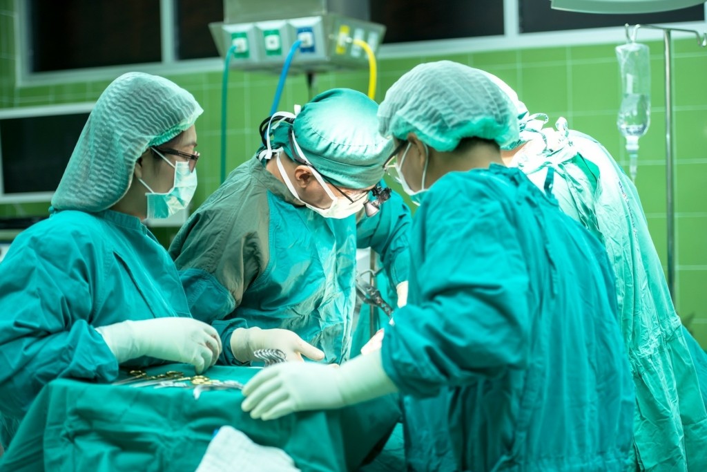 surgery-g1a63c9481_1920