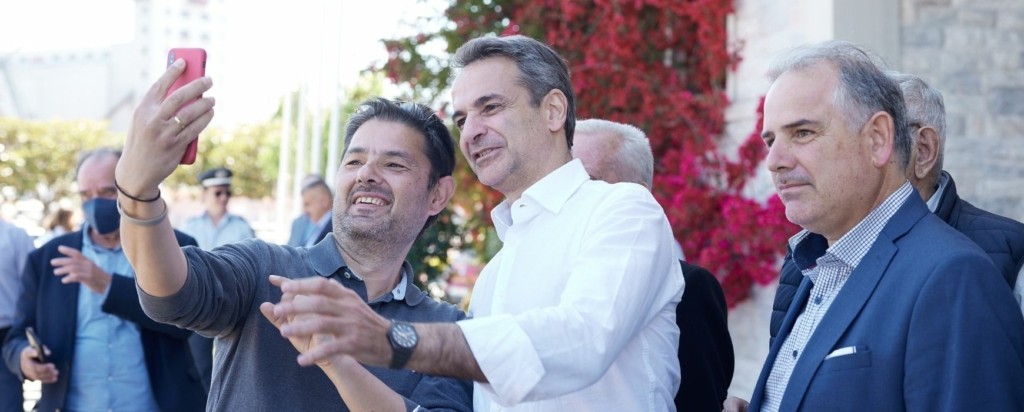 Mitsotakis-Selfie_new