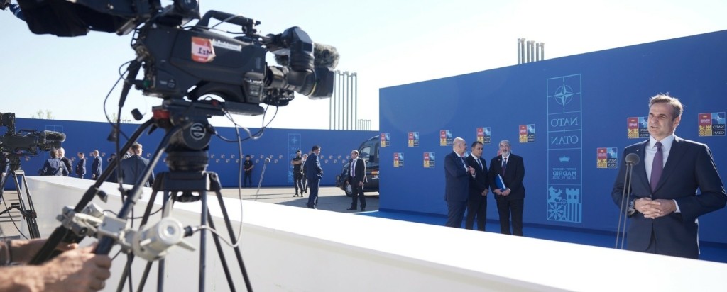 mitsotakis-nato -camera